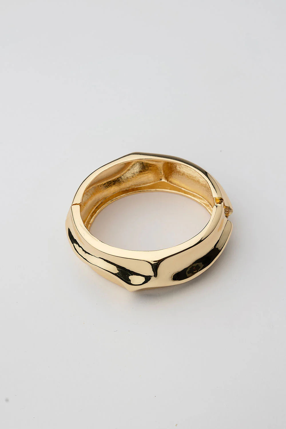 BOW 19 - Big Bracelet - Gold