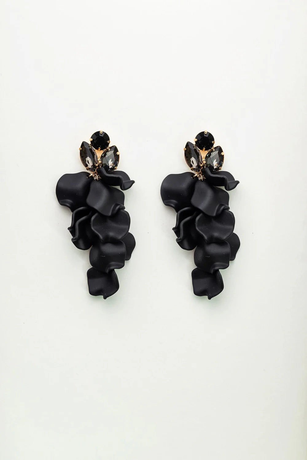BOW 19 - Leaf Stone earring - Black