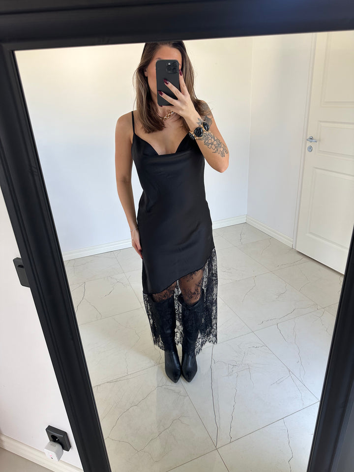 GIGI - Klänning - Black / Påfyllning den 29/10