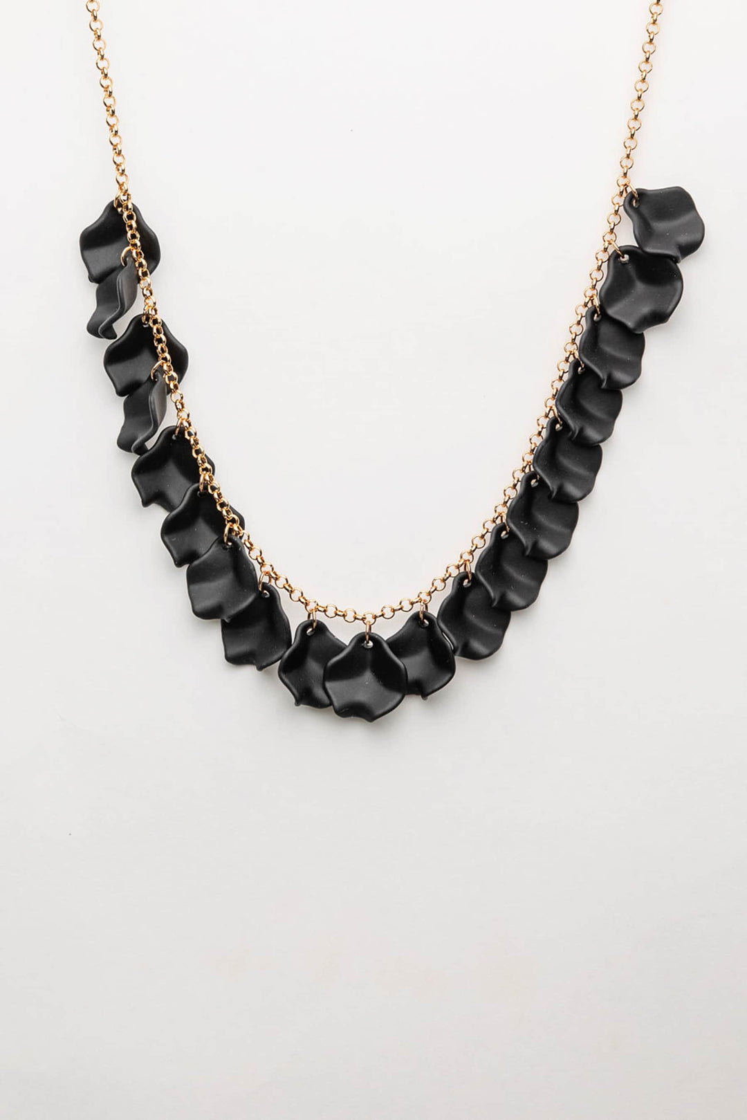 BOW 19 - Leaf Mini Necklace - Black