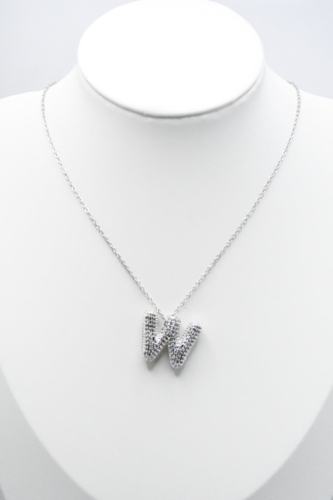 LETTERS - W - Halsband - Silver