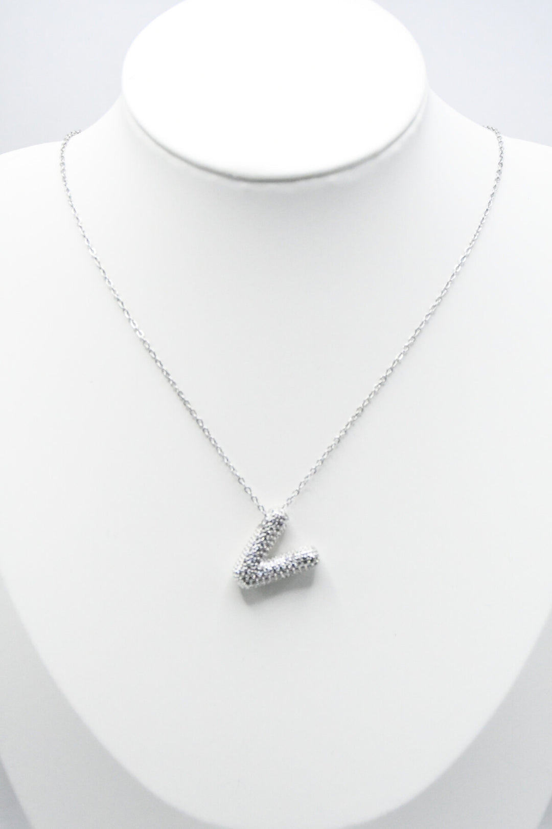 LETTERS - V - Halsband - Silver