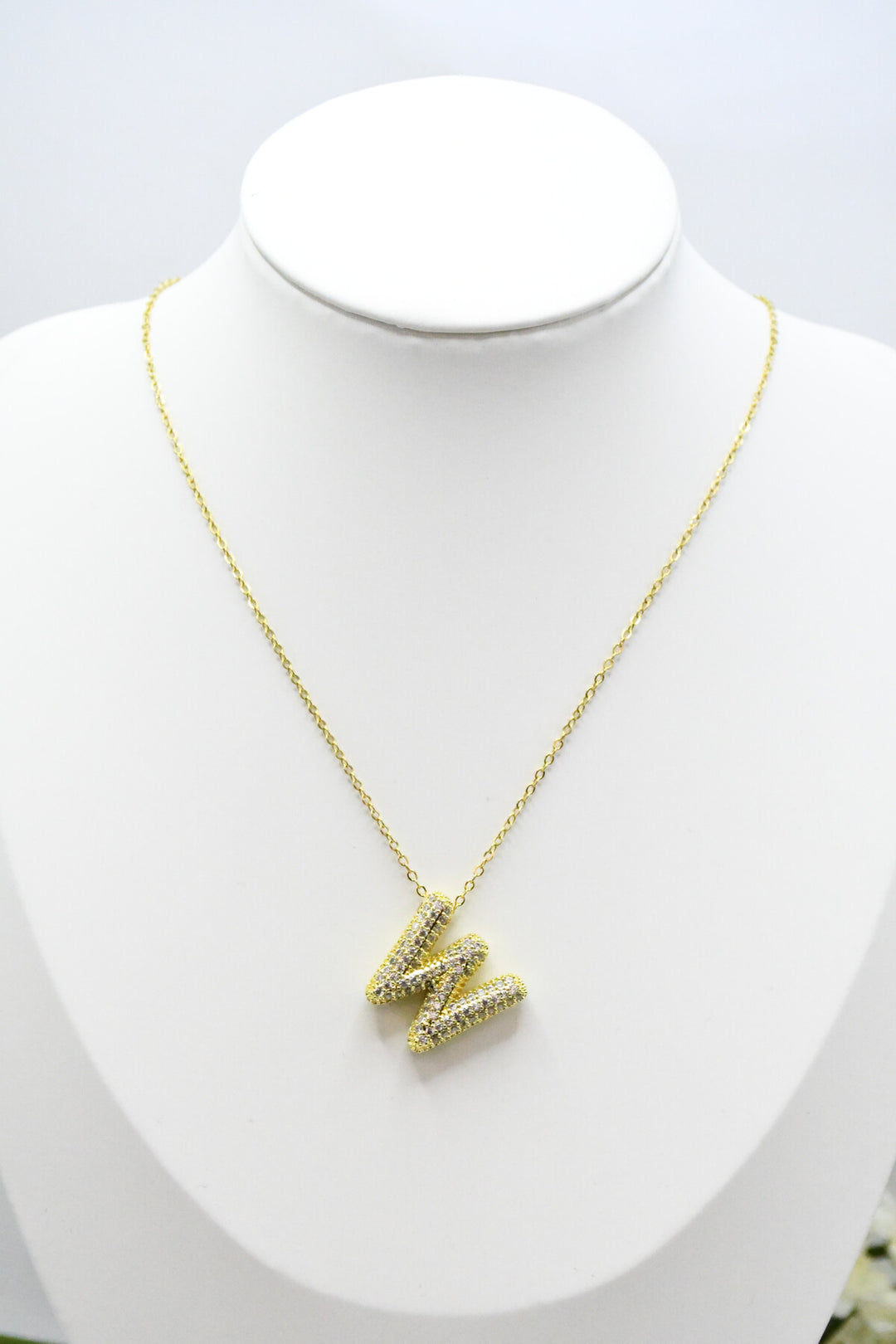 LETTERS - W - Halsband - Guld