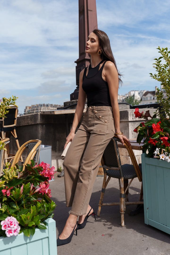 LIE - Jeans med guldknappar - Brown