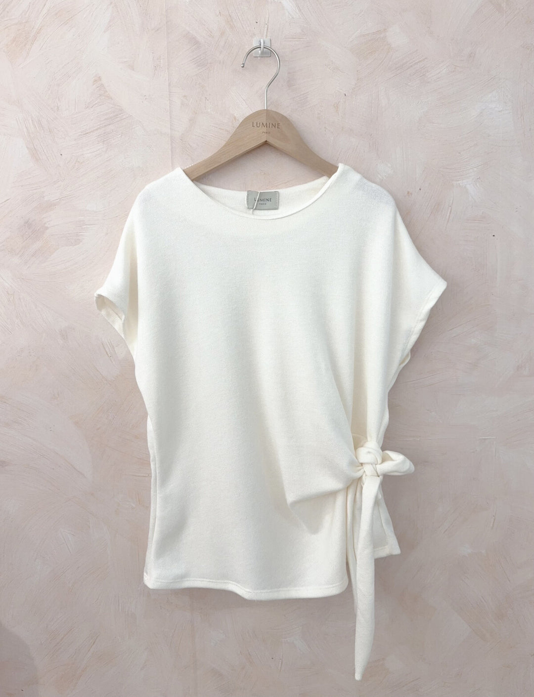 LINDA - T-shirt med knyt - Vit