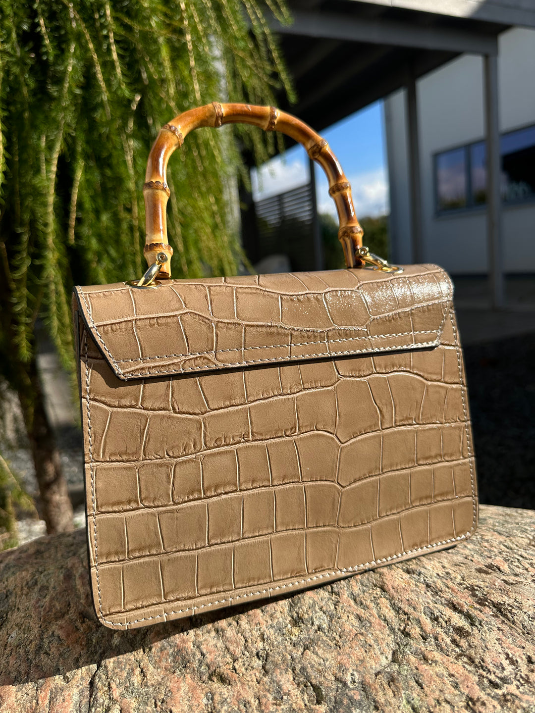 ARWEN - Läder väska med bambu handtag - Beige