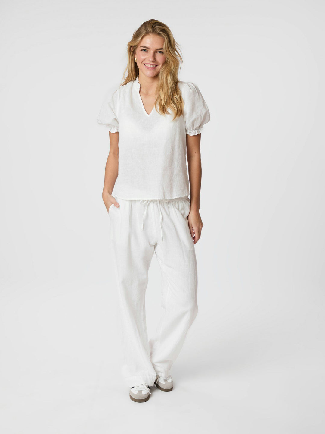 Neo Noir - Odesa Linen Blouse - White