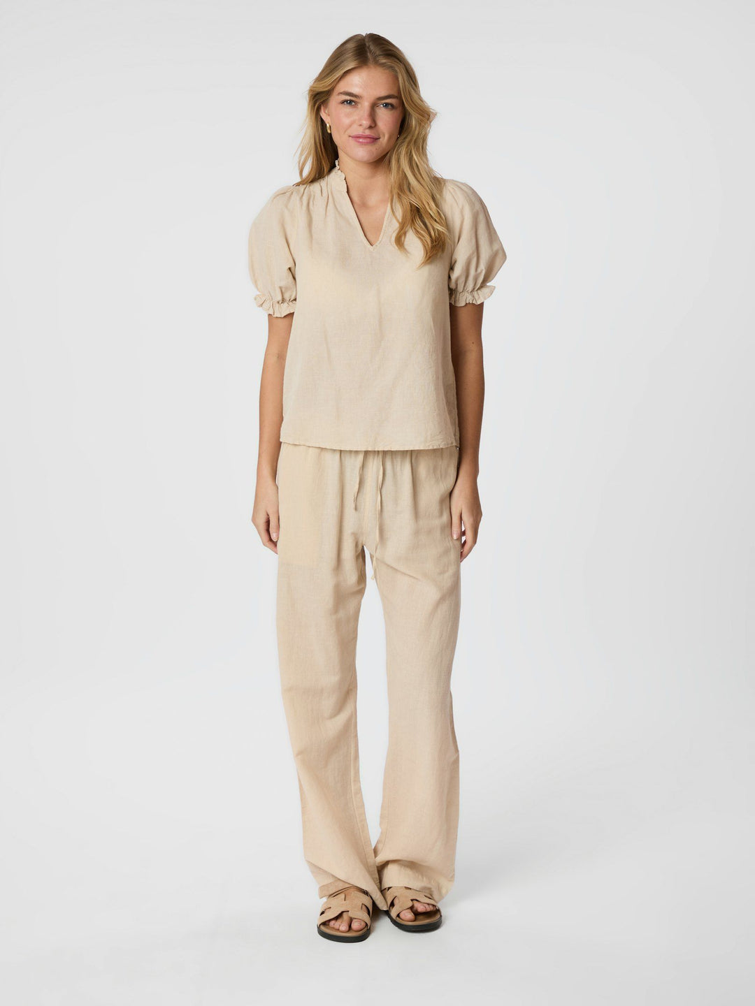 Neo Noir - Odesa Linen Blouse - Sand