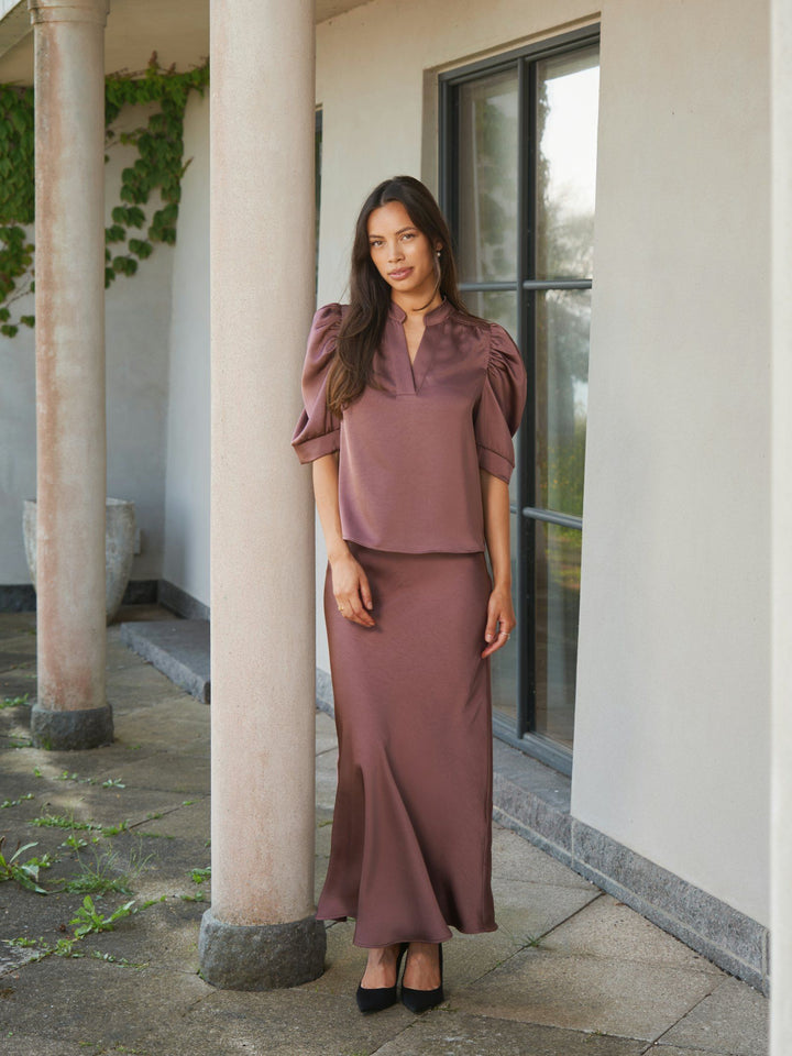 Neo Noir - Vicky Heavy Sateen Skirt - Dark Rose