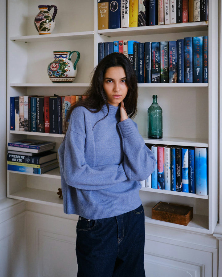 Neo Noir - Paulina Knit Blouse - Smoked Blue