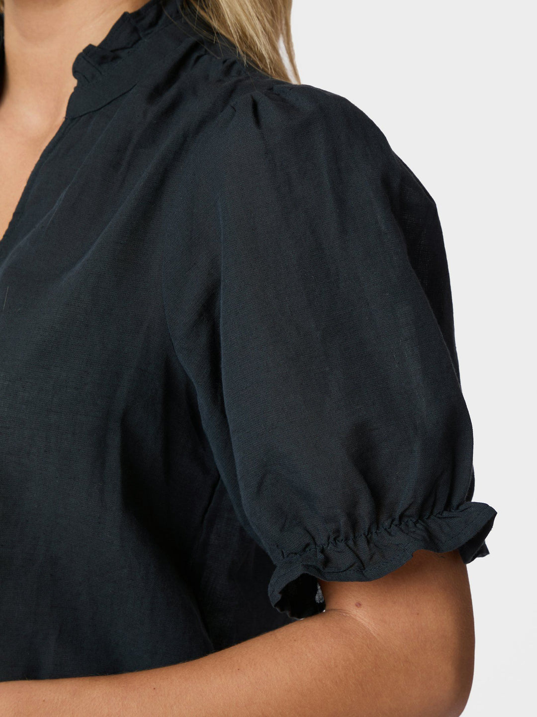 Neo Noir - Odesa Linen Blouse - Navy