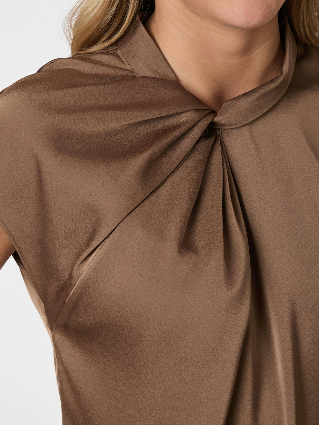 Neo Noir - Fleur Drapy Satin Blouse - Dusty brown