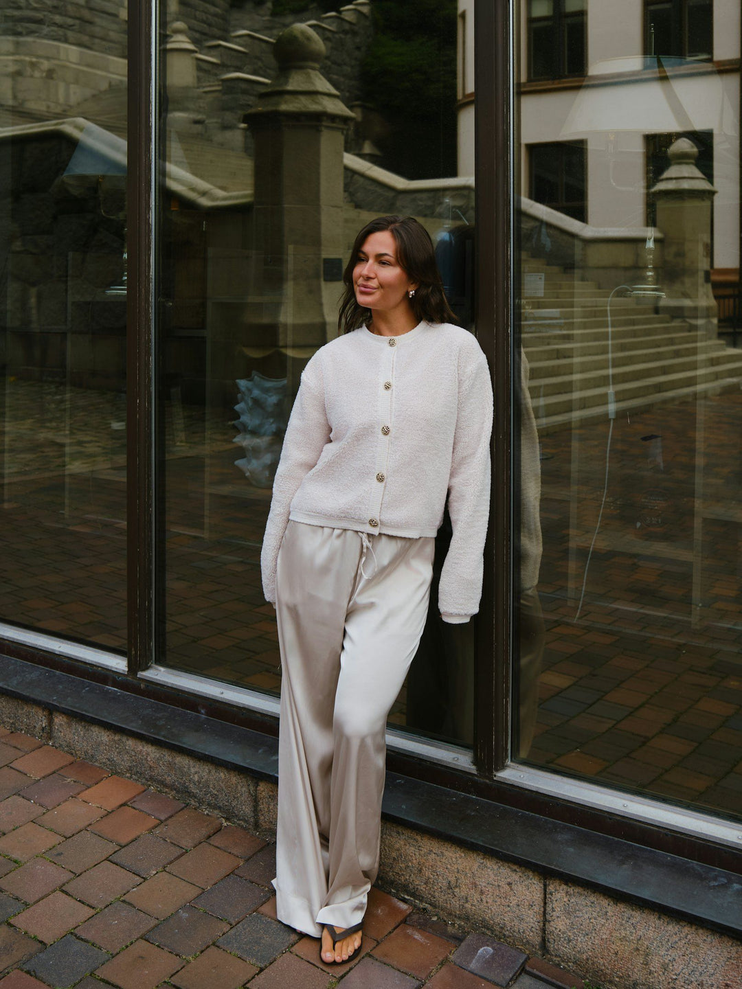 Neo Noir - Limo Fluffy Knit Cardigan - Creme