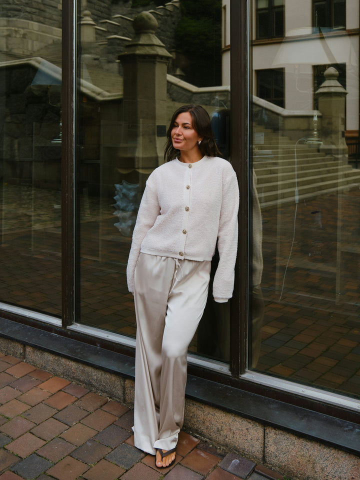 Neo Noir - Limo Fluffy Knit Cardigan - Creme