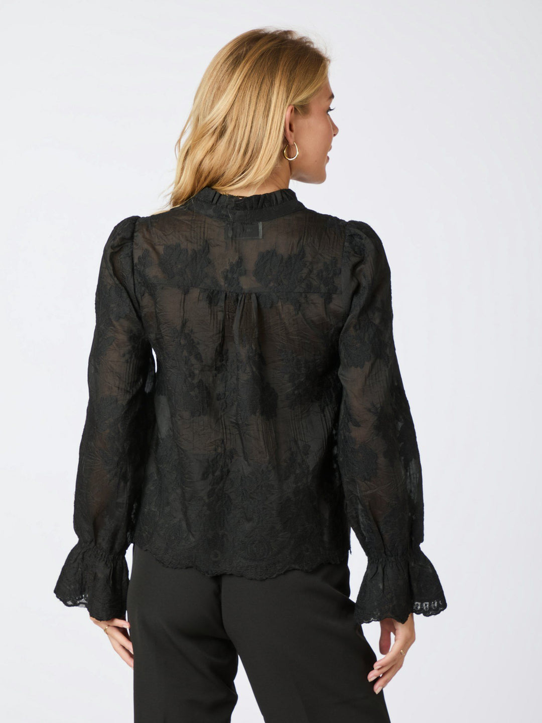 Neo Noir - Amara Big Embroidery Blouse