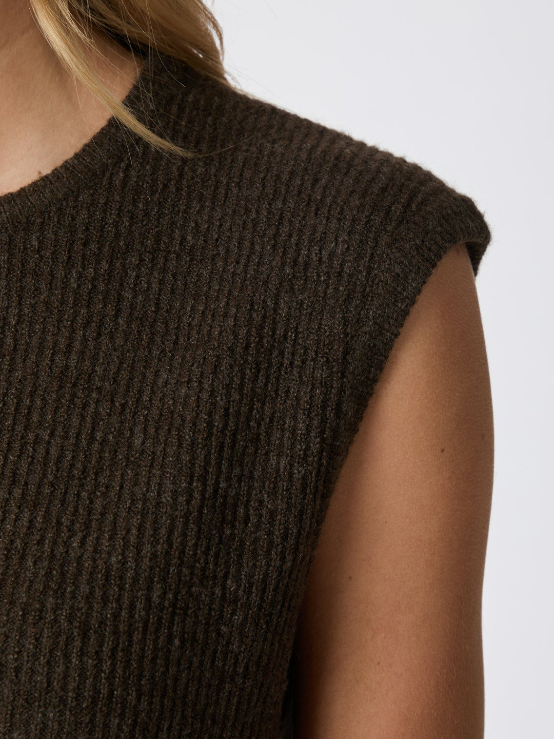 Neo Noir - Everest Knit Vest - Brown