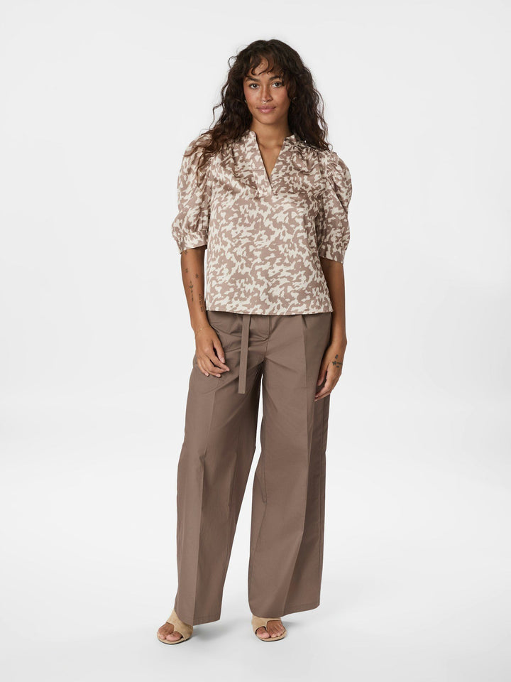 Neo Noir - Roella Graphic Fade Blouse - Dark Sand