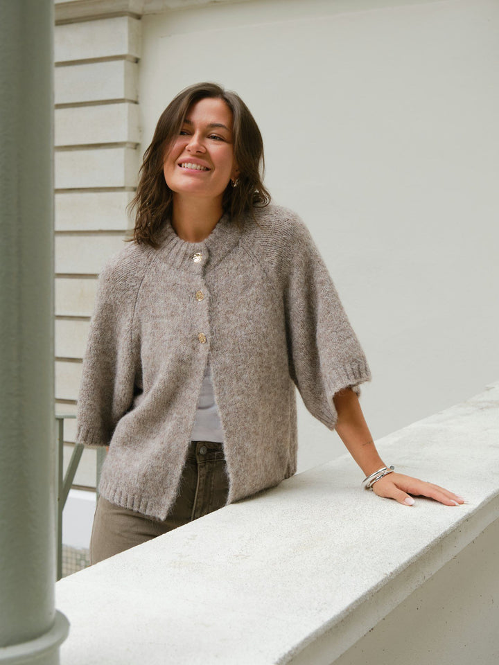 Neo Noir - Benuta Fluffy Knit Cardigan - Beige Melange