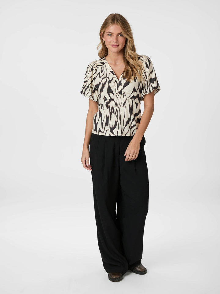 Neo Noir - Irina Graphic Blouse