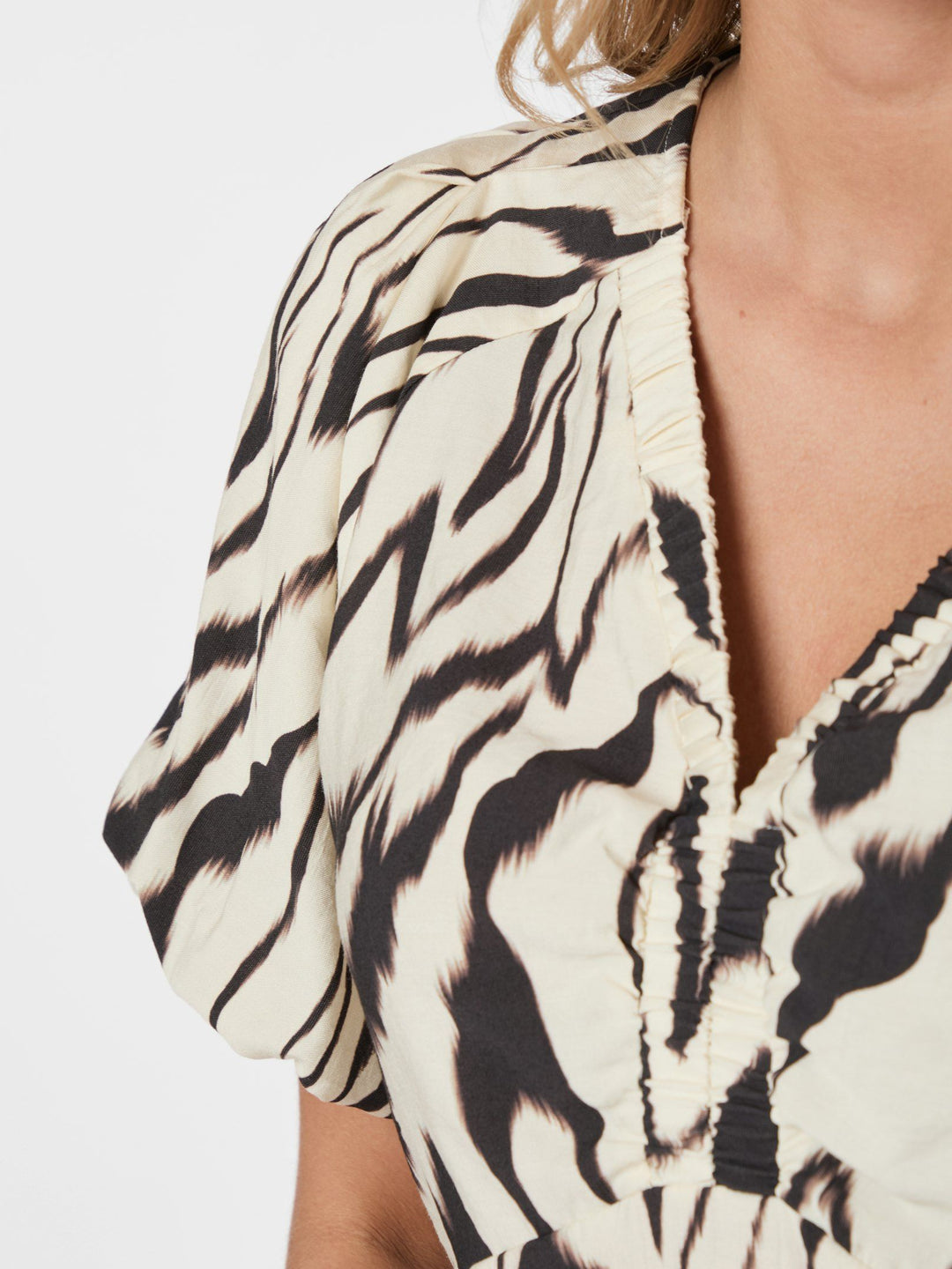 Neo Noir - Irina Graphic Blouse