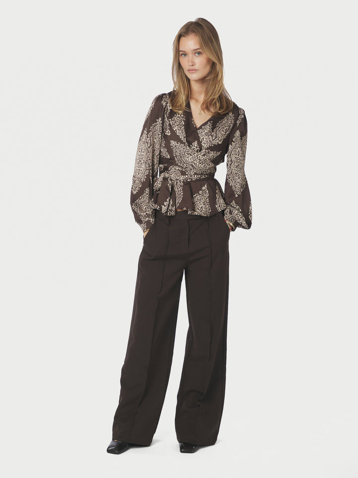 Neo Noir - Rista Paisley Drop