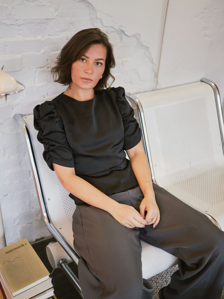 Neo Noir - Benua Heavy Sateen Blouse - Black