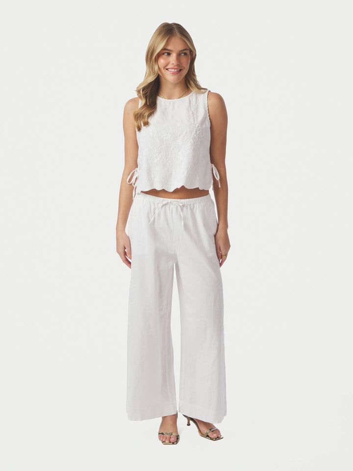 Neo Noir - Kaelin Embroidery Top - White