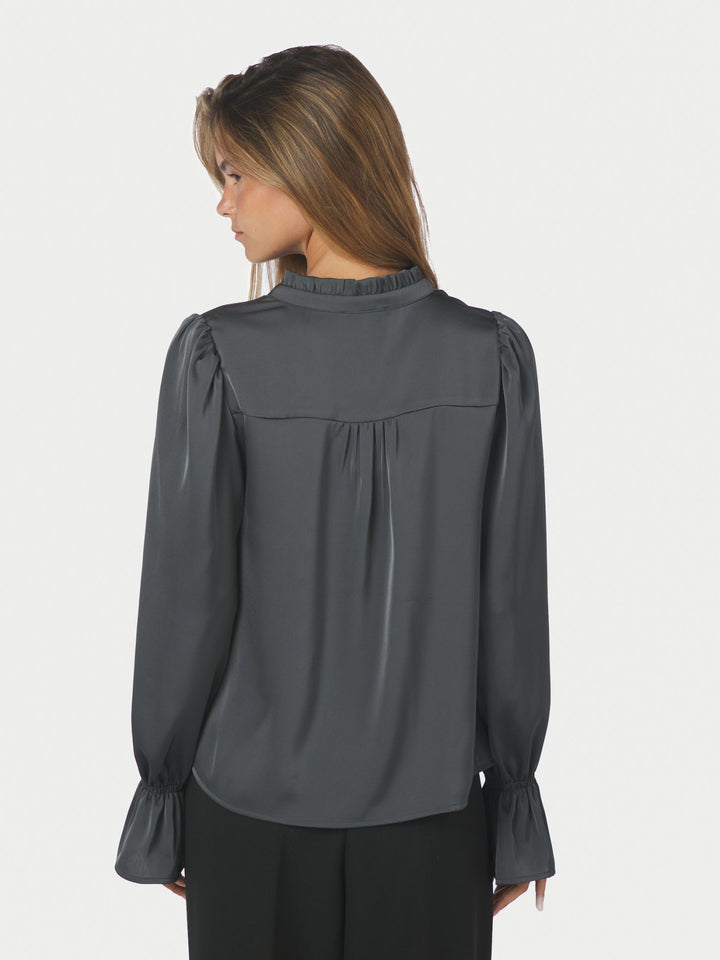 Neo Noir - Amara Drapy Satin Blouse - Antracit