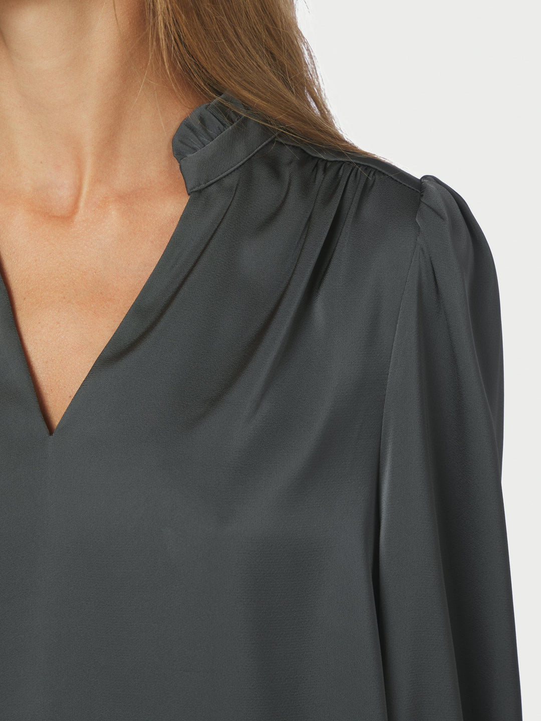 Neo Noir - Amara Drapy Satin Blouse - Antracit