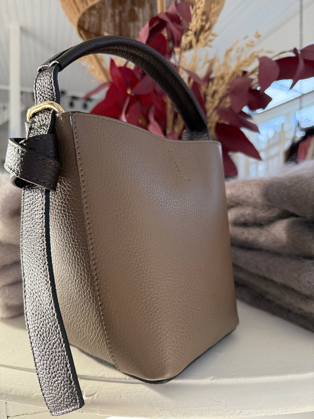 LILLY - Bucket bag i Skinn - Nougat/Brun