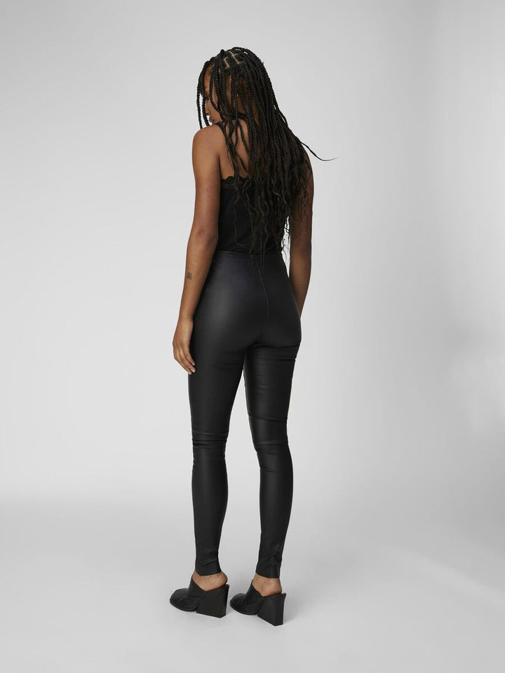 BELLE - Coated Leggings - Svart