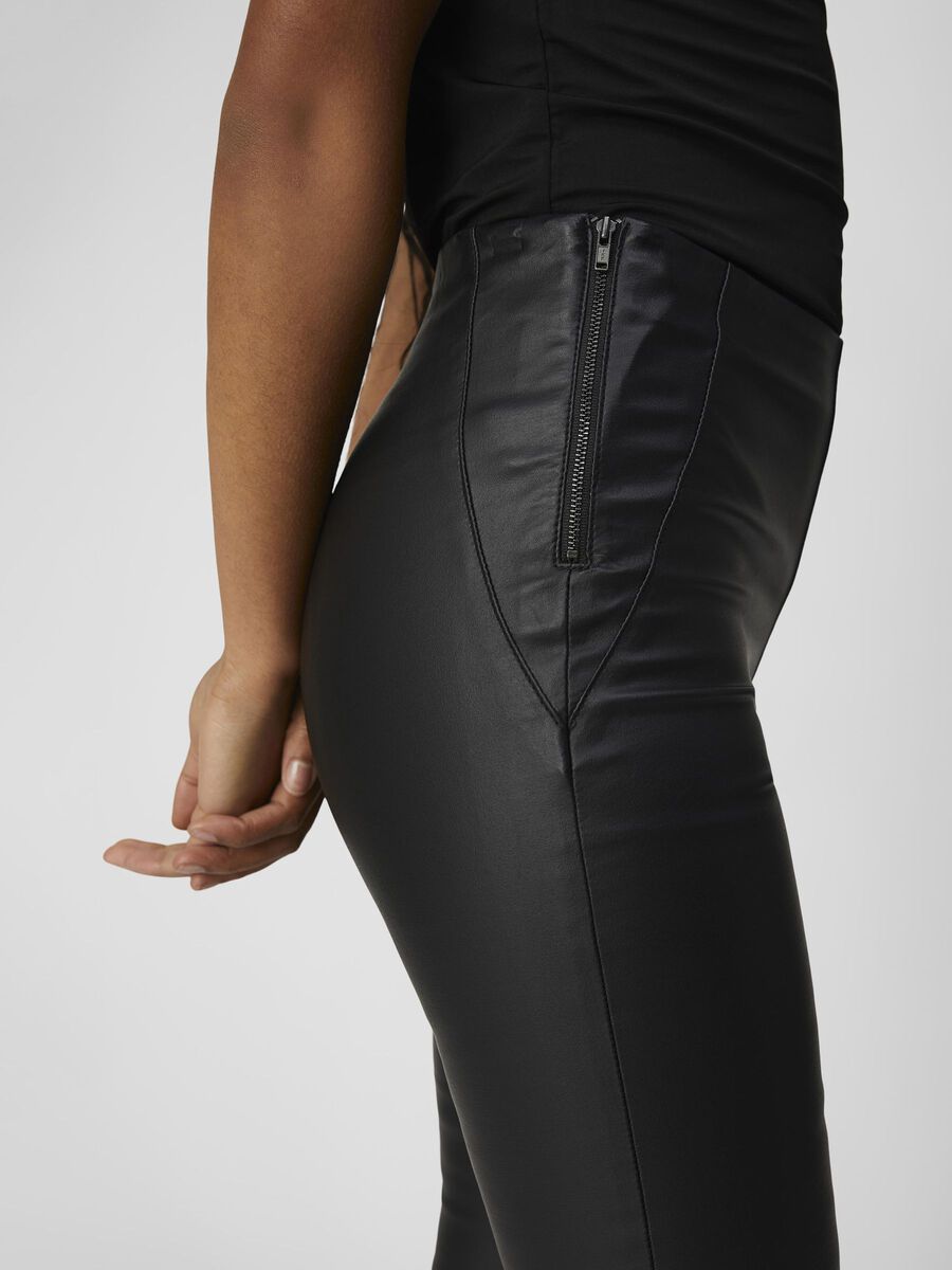 BELLE - Coated Leggings - Svart