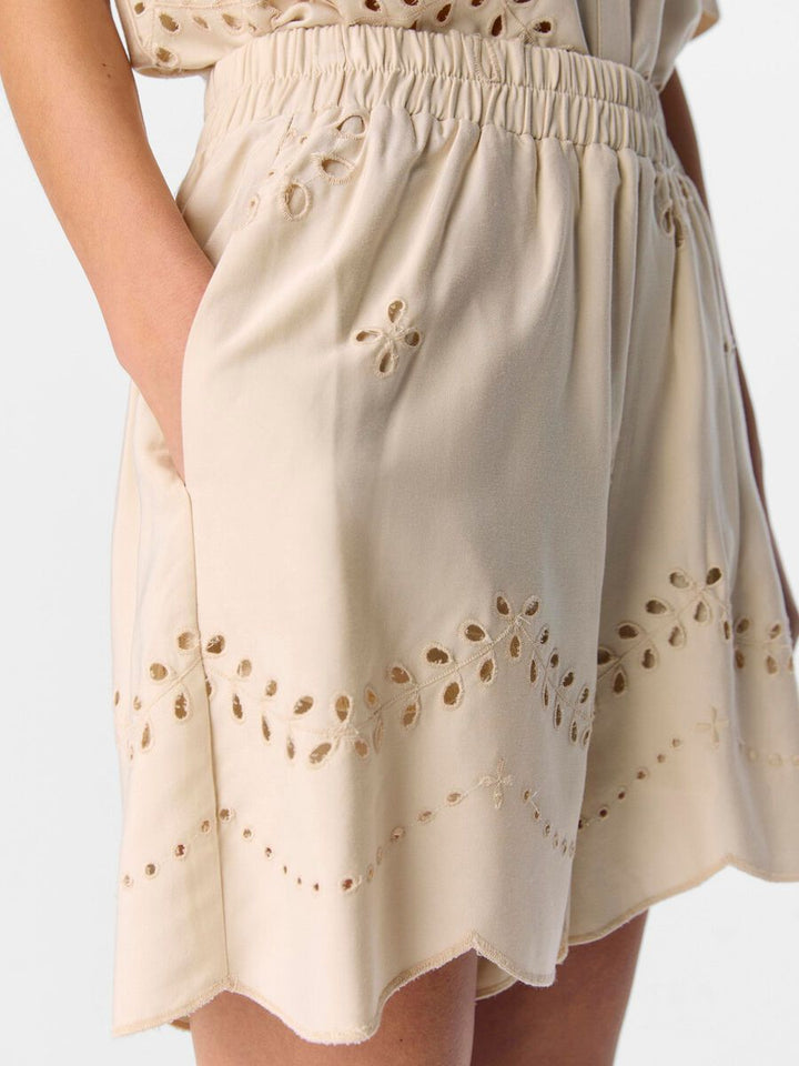 NOELLE - Broderie Anglaise Shorts