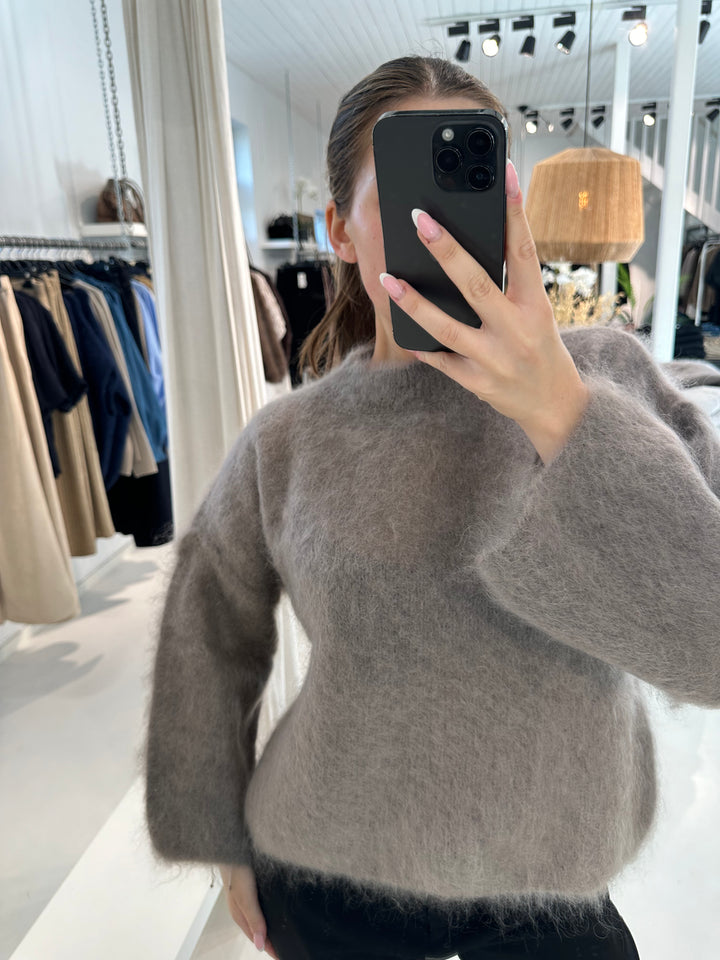 HARVEY - Fluffy Mohair Sweater - Taupe