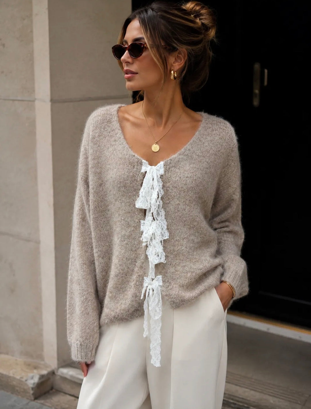 KARIN - Cardigan w lace bow - Taupe