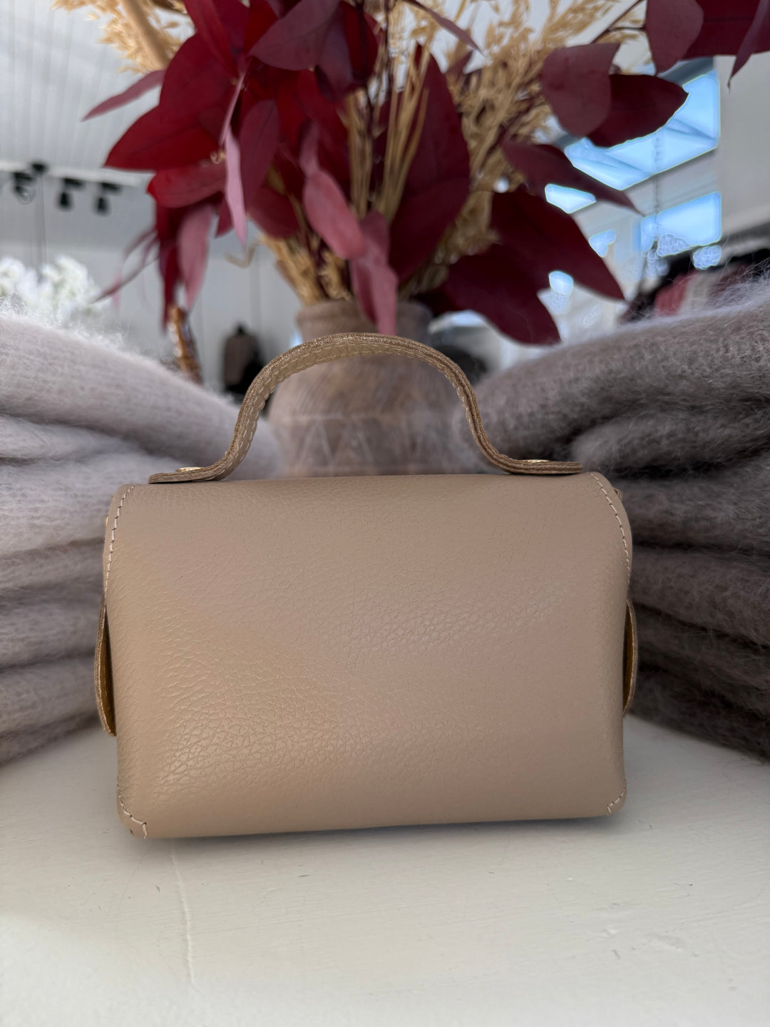 MINI ARWEN - Liten Läder väska med bambu lås - Beige