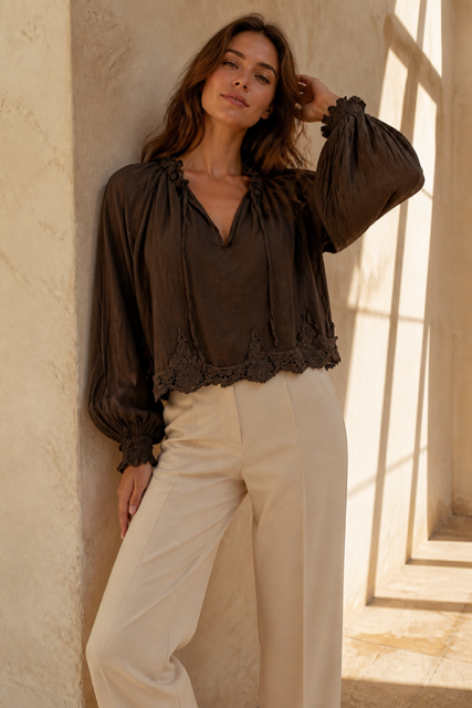 Honey & Haze - Inés Blouse w lace - Brown