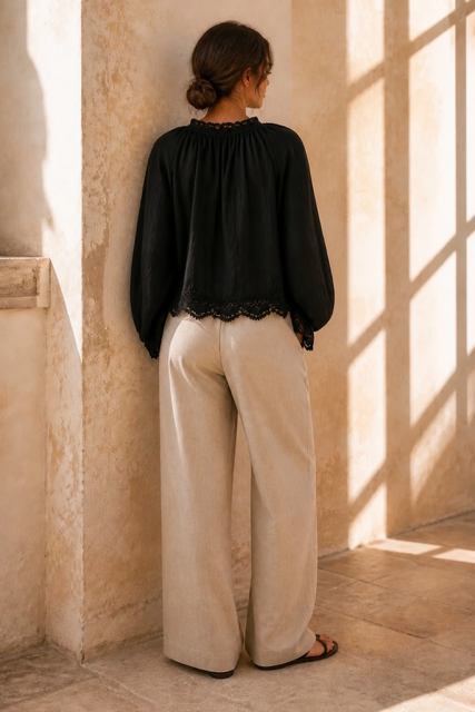 Honey & Haze - Inés Blouse w lace - Black
