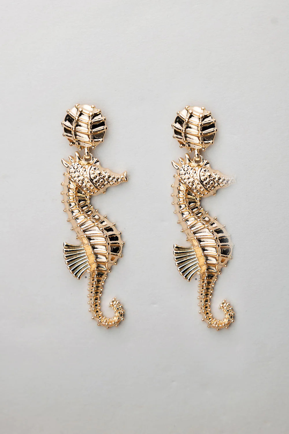 BOW 19 - Seahorse earring - Guld