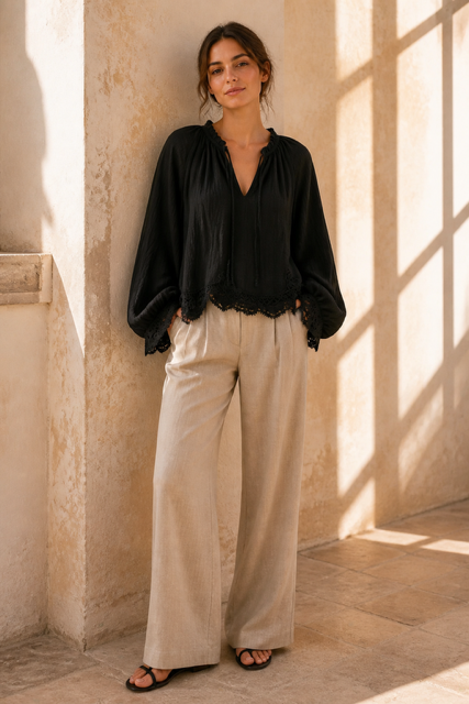 Honey & Haze - Inés Blouse w lace - Black