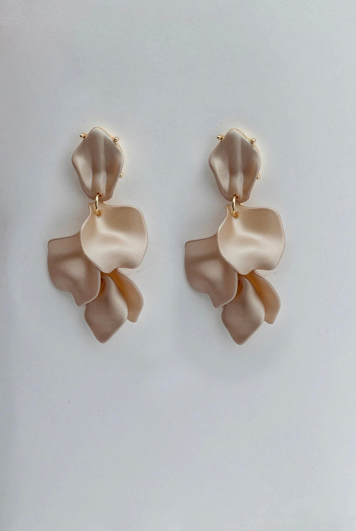 BOW 19 - Leaf earring - Pearl Nougat