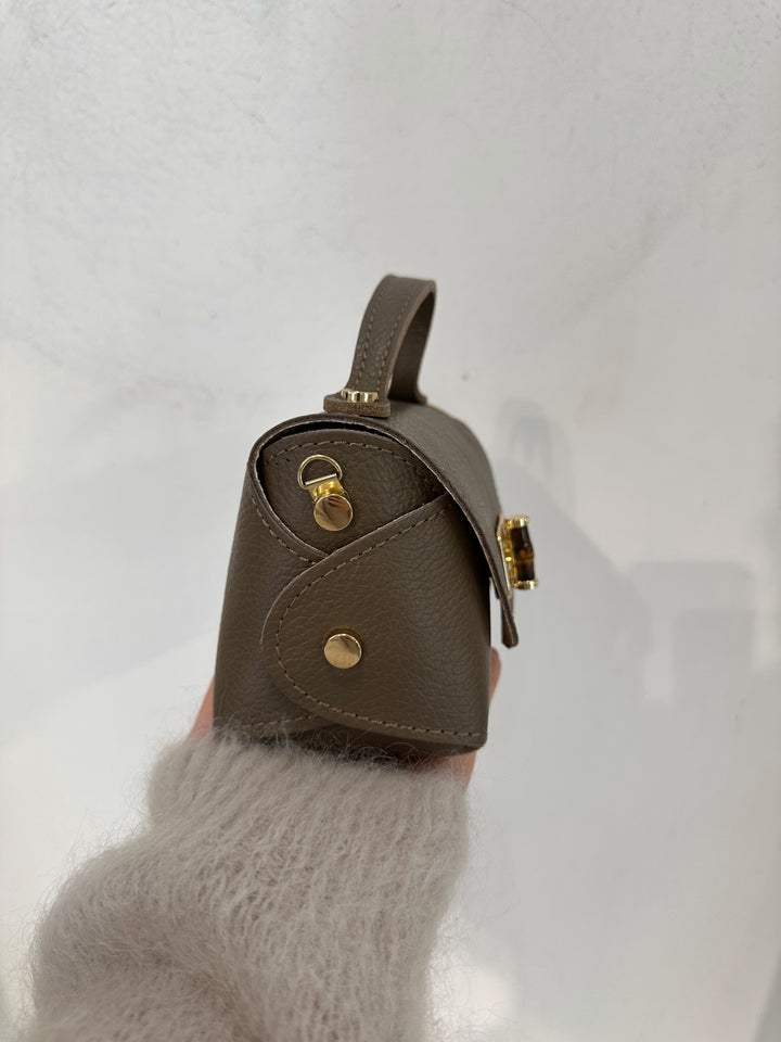 MINI ARWEN - Liten Läder väska med bambulås - Taupe