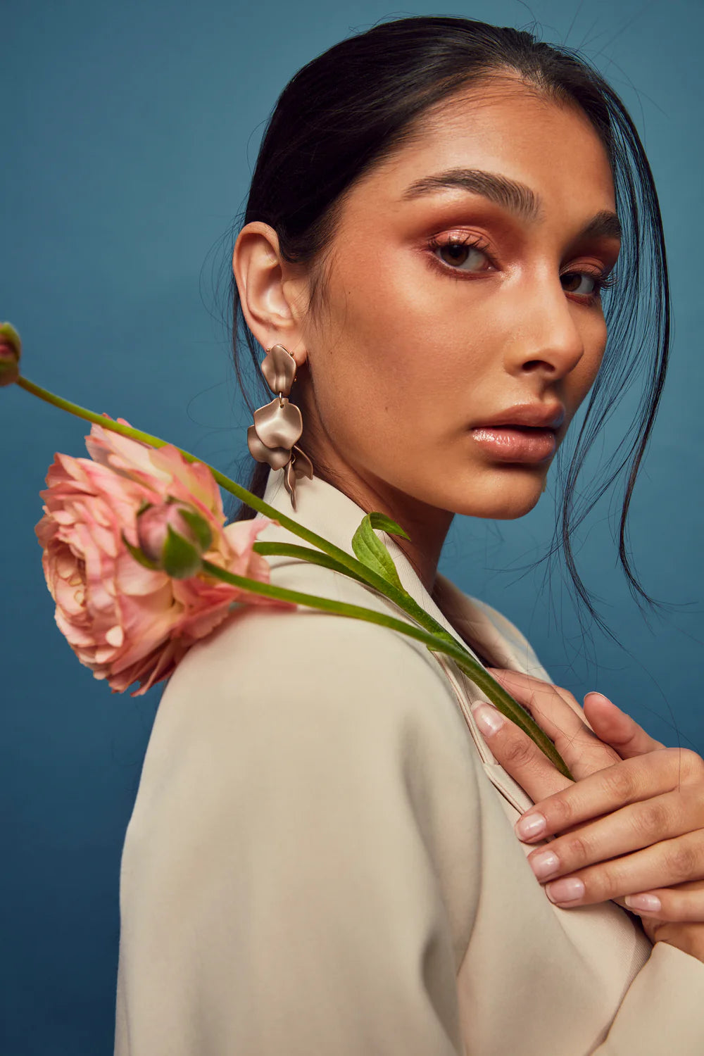 BOW 19 - Leaf earring - Pearl Nougat