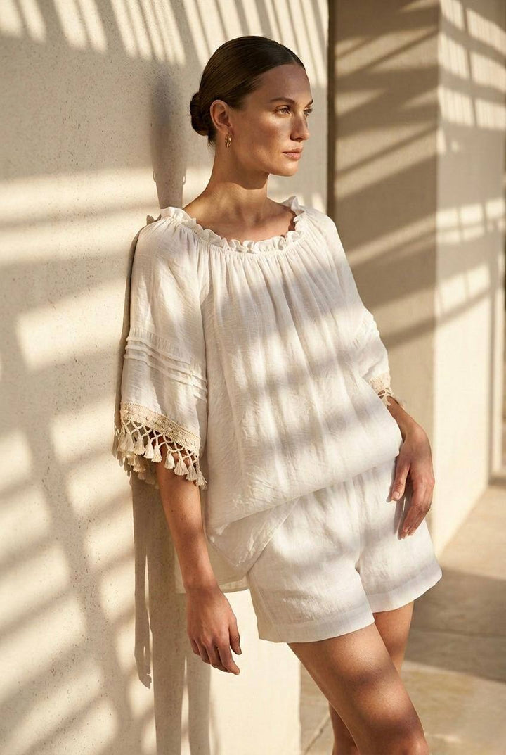 TOSCANA - Flowy off-shoulder boho blus - Vit/Creme