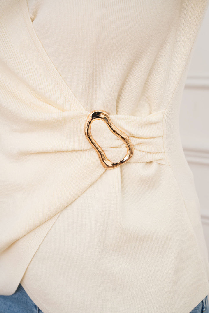 SELECTED BY KABARE - Jade - Top med guldspänne - Offwhite