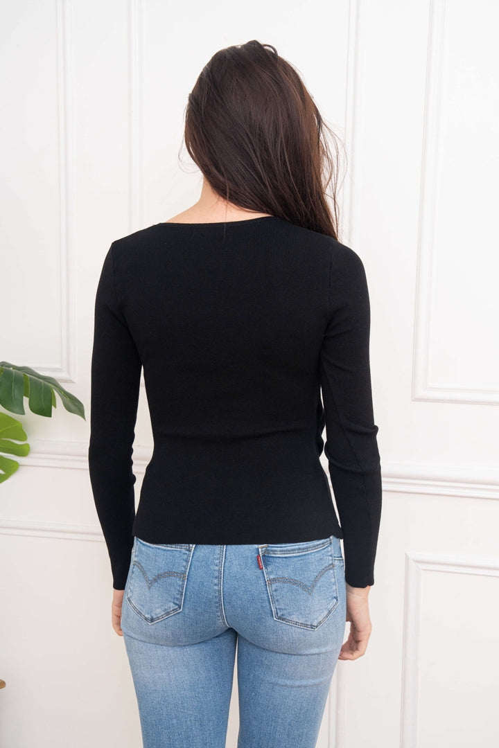 SELECTED BY KABARE - Jade - Top med guldspänne - Black