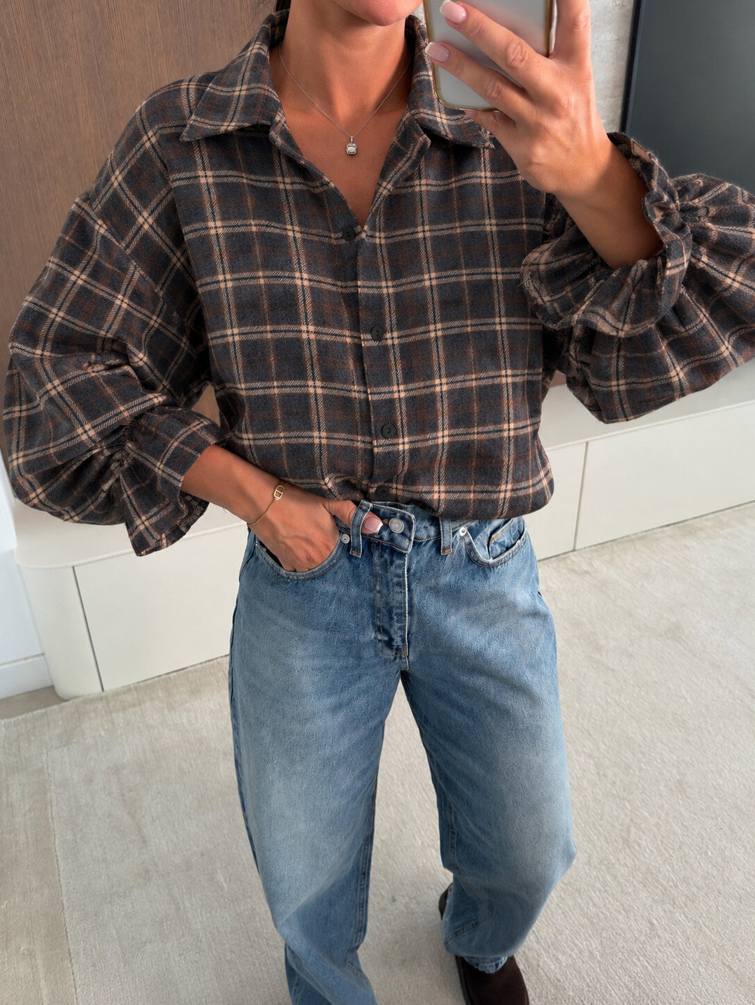 Charlie - Oversized Check Shirt w ruffled cuff - Brown