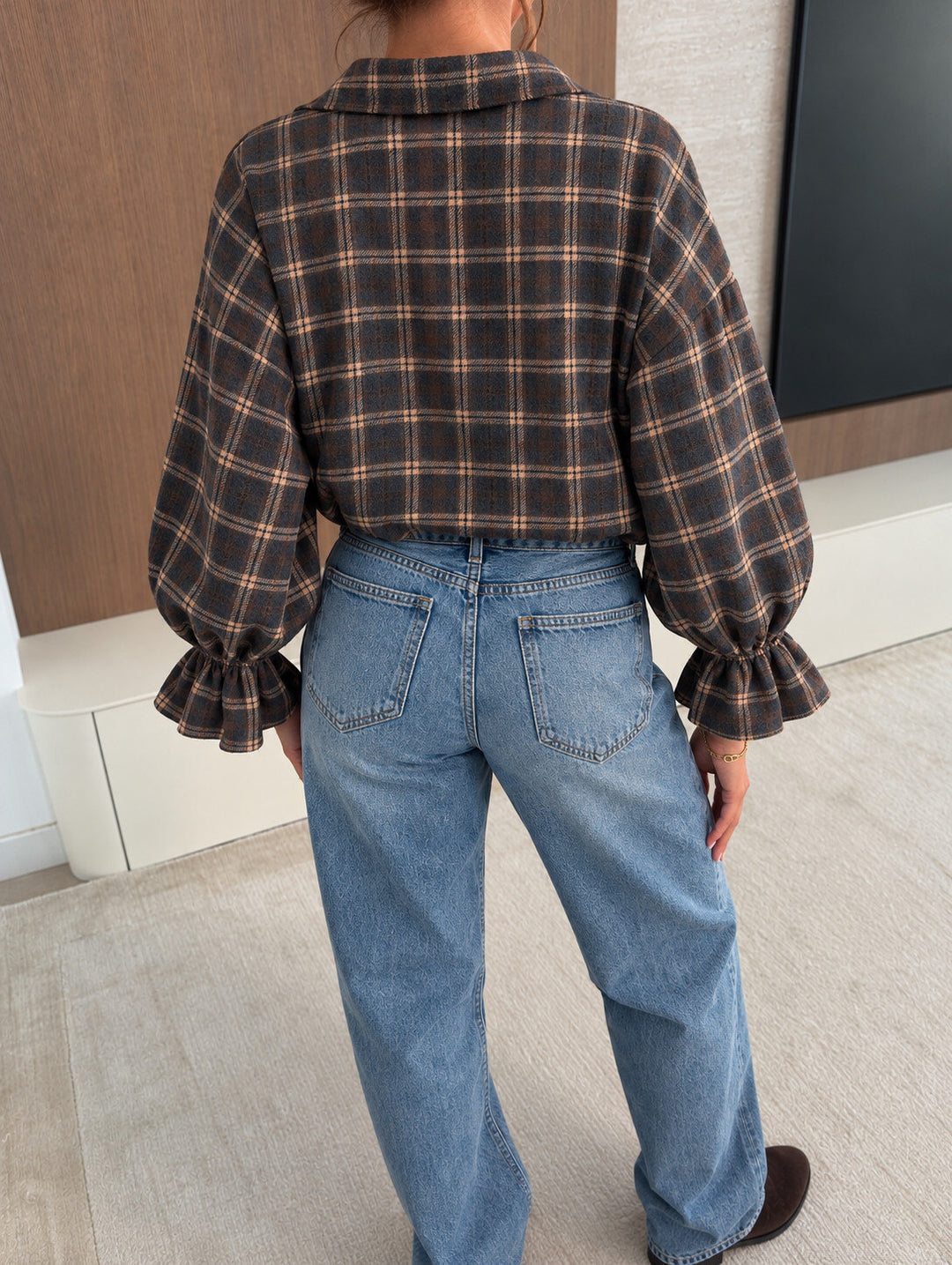 Charlie - Oversized Check Shirt w ruffled cuff - Brown