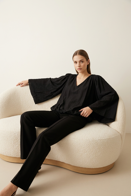 Honey & Haze - Kayla Cotton Balloon Blouse - Black