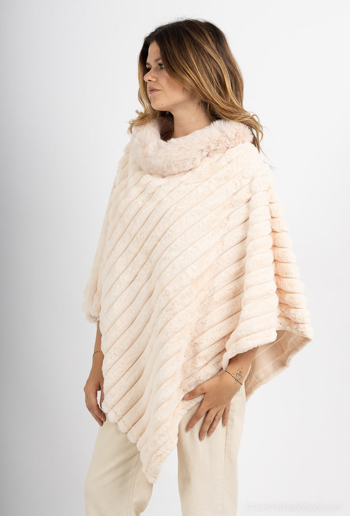 Maya - Poncho i Fake fur - Ivory